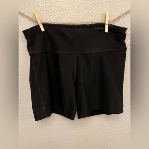 Womens size XL: Dip black spandex athletic shorts!